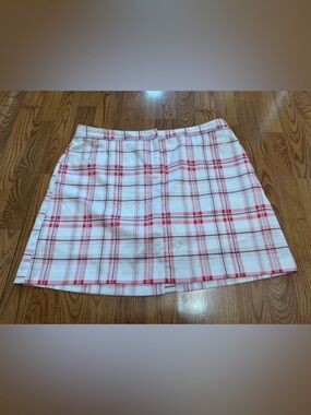 Izod White Plaid Golf Skort with Red and Black Lines